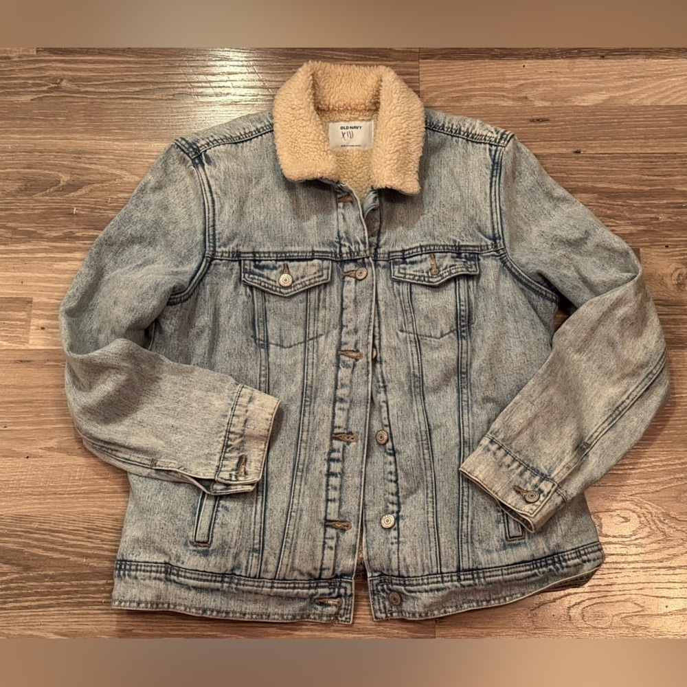 Old navy denim jacket Sherpa collar size Large EUC
